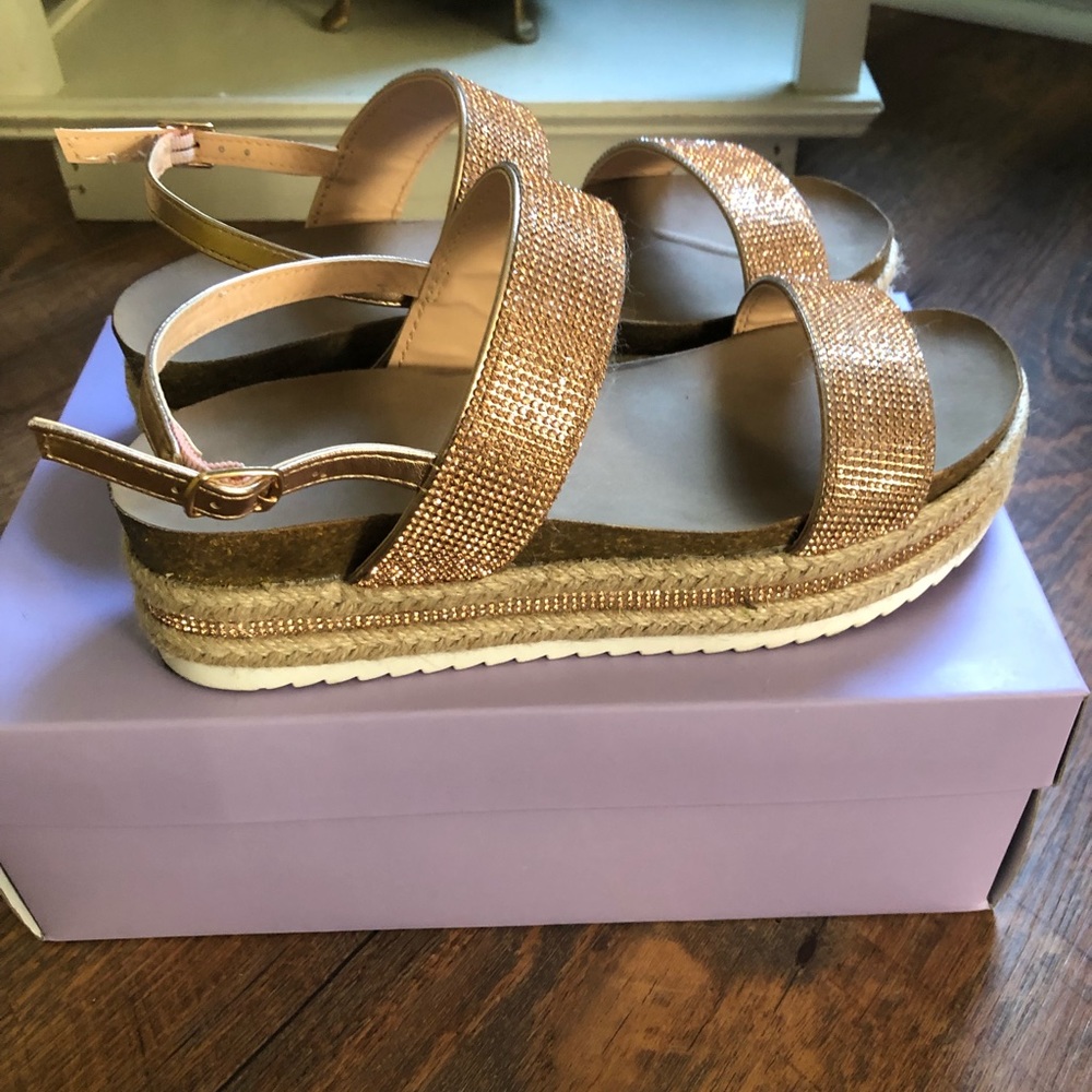 Shoes - Picture 4 of 6